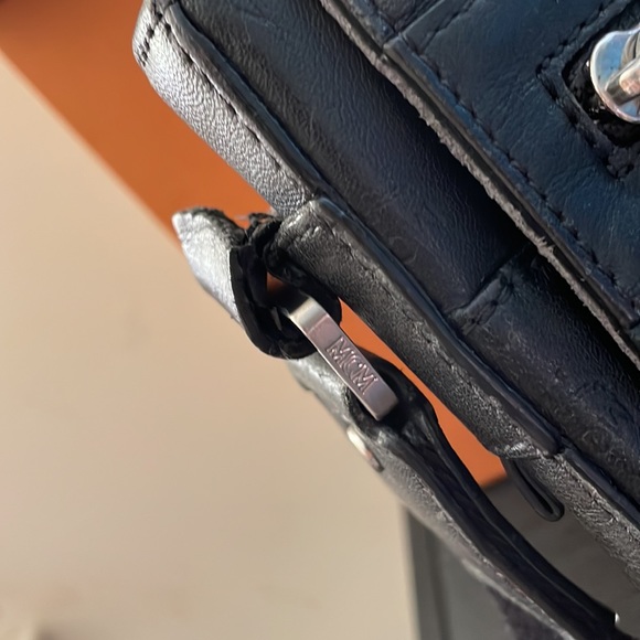 Vintage MCM messenger bag - Picture 6 of 16